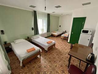 Мини-отель Тополя Будённовск Кровать в общем 4-местном номере для мужчин и женщин-3